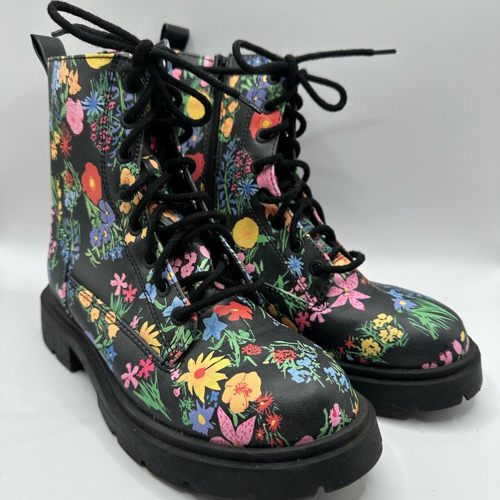 No Boundaries NOBO Women’s Size 6 Black Floral Lace‎ Up / Zip Up Combat Boots